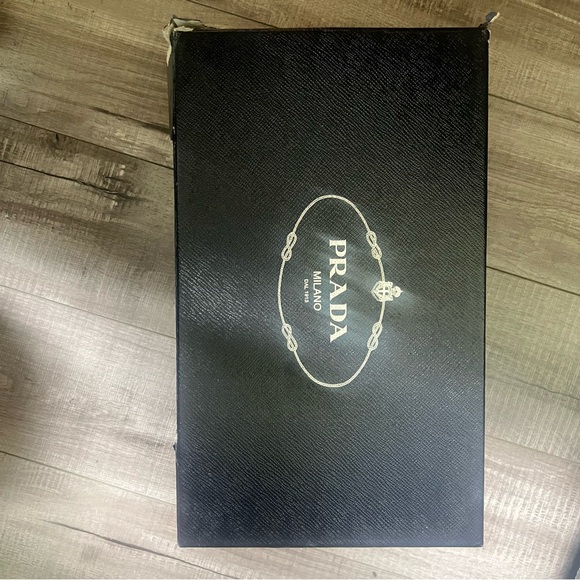 Black Prada Loafers in a very good condition. Size 9 - Picture 5 of 5